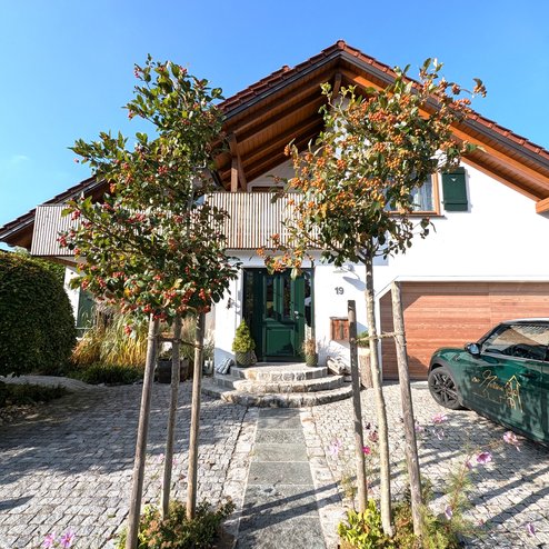 PXL_20251011_083645651.NIGHT